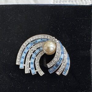 Sophisticated Silver and Blue Brooch with Pearl Detail
